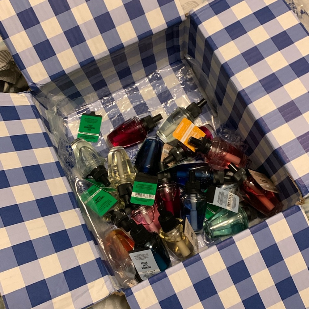 17 wallflower refills bath and body works